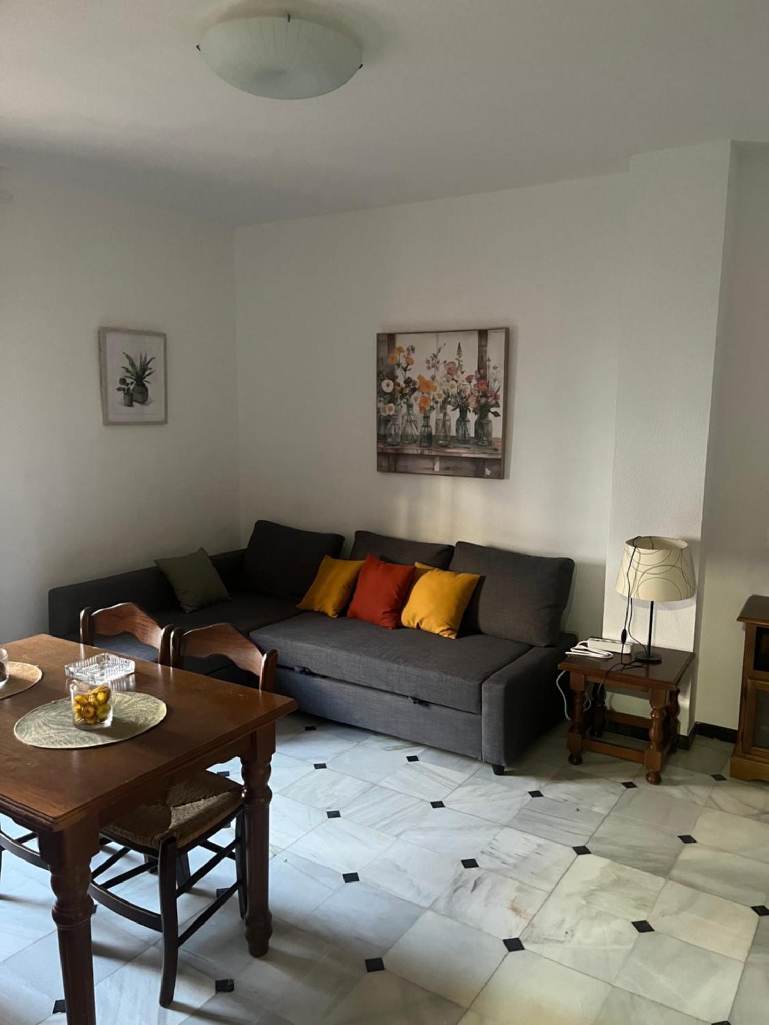 Centro Alfonso Xii Apartment